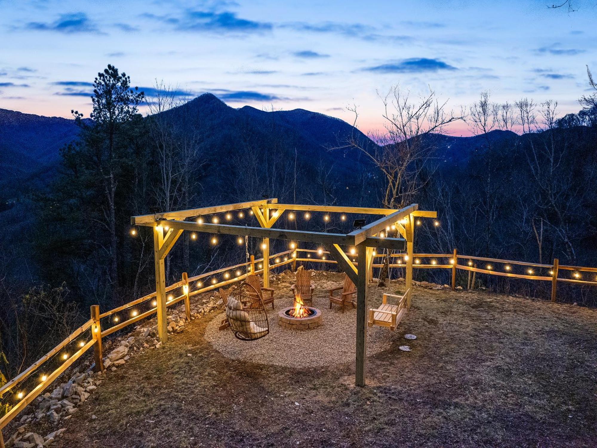 Maggie Valley Cabin With Beautiful Mountain Views, Hottub, Pet Friendly, Gameroom, Fireplace Extérieur photo