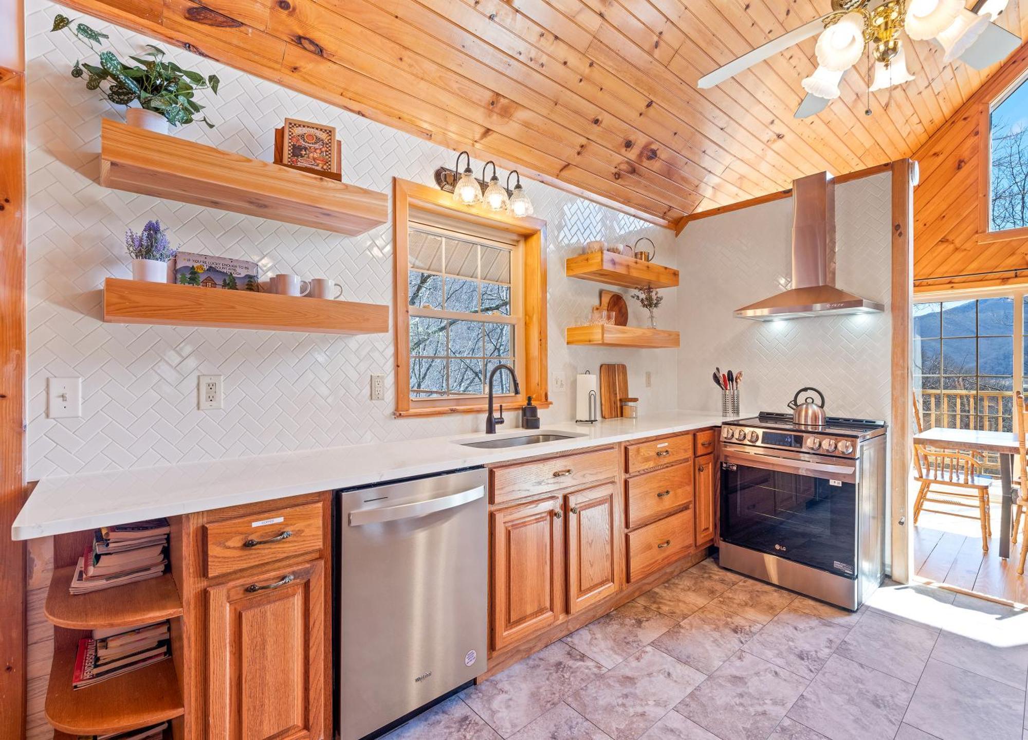 Maggie Valley Cabin With Beautiful Mountain Views, Hottub, Pet Friendly, Gameroom, Fireplace Extérieur photo